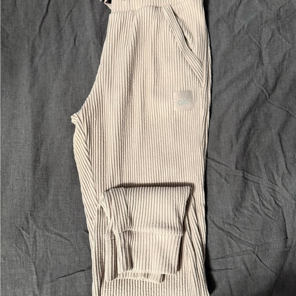 ALO Yoga Ribbed Joggers in Cream - Picture 2 of 3